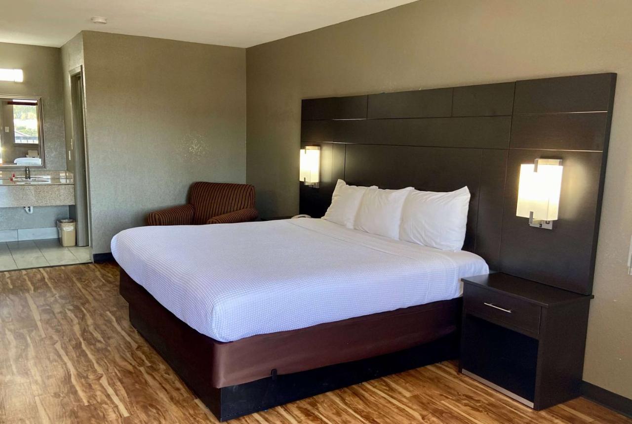 Days Inn By Wyndham Tupelo Exteriér fotografie