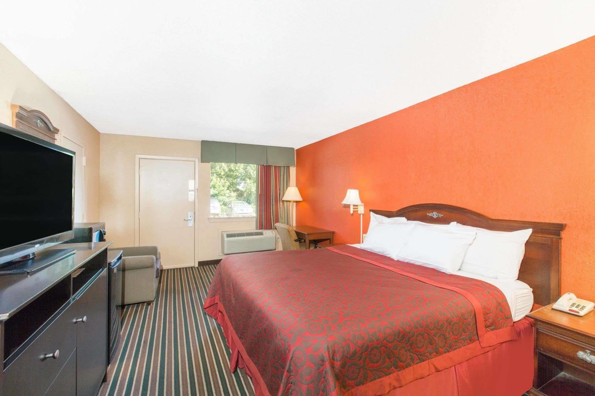 Days Inn By Wyndham Tupelo Exteriér fotografie
