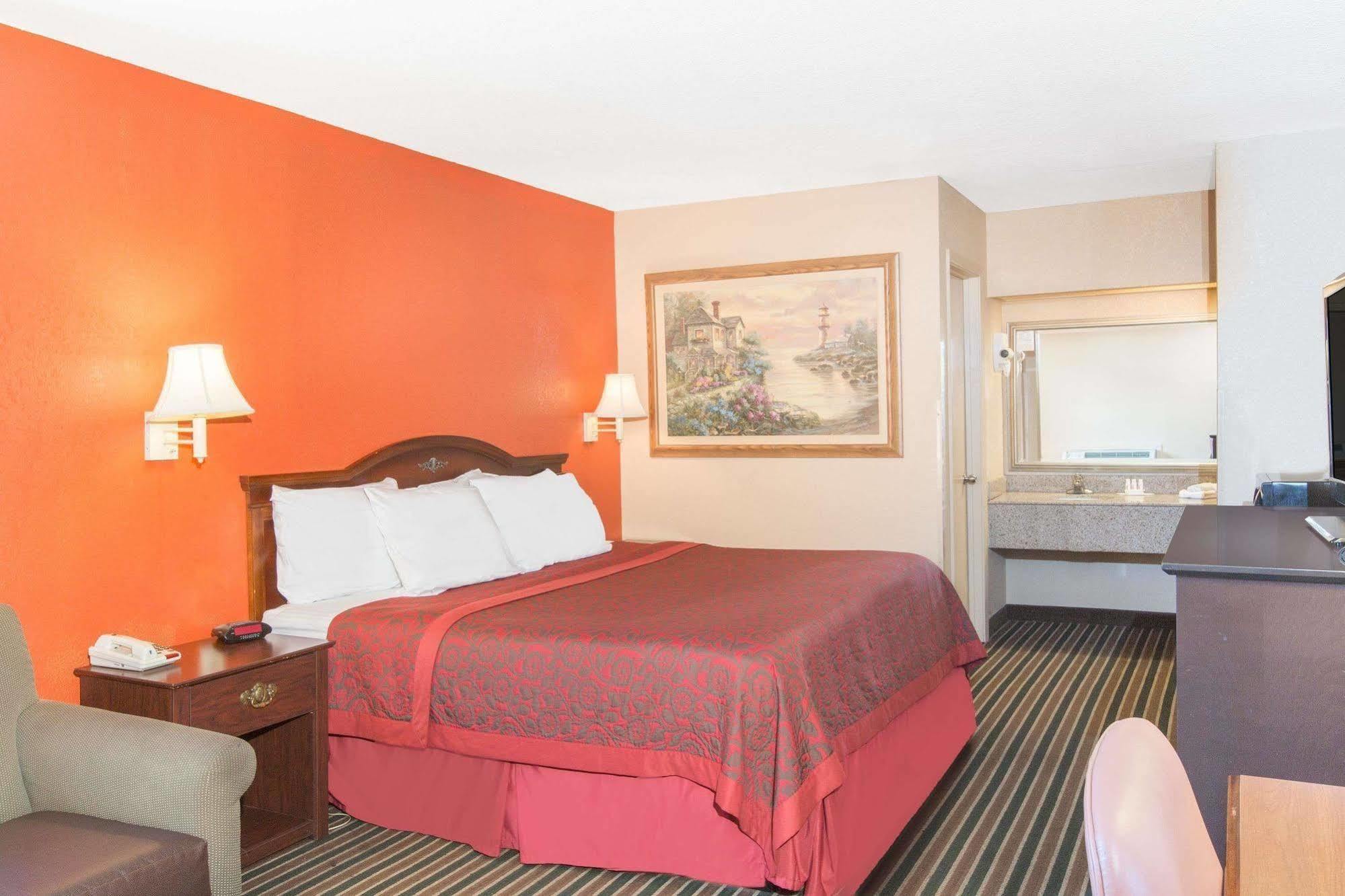 Days Inn By Wyndham Tupelo Exteriér fotografie